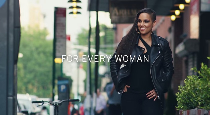Alicia Keys estrela maior campanha para mulheres da Levi’s desde o lançamento do primeiro jeans feminino da marca