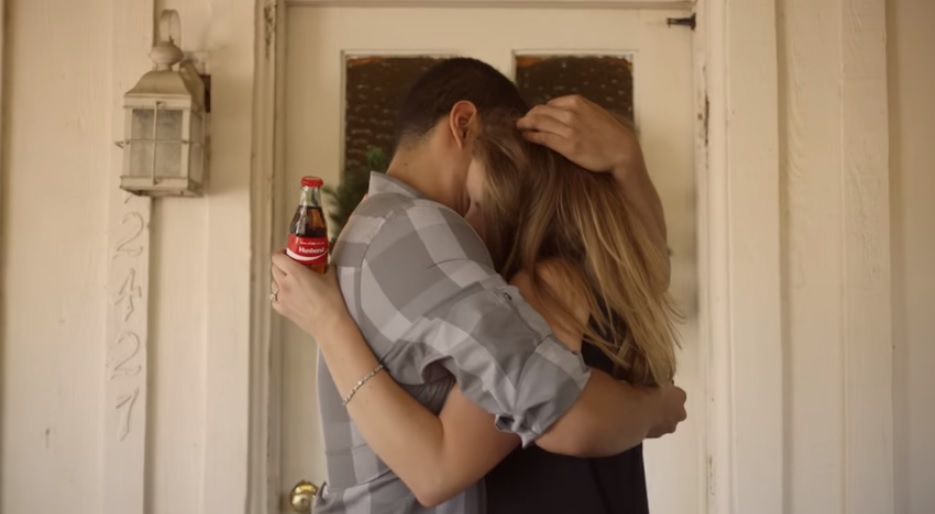 Coca-Cola emociona com histórias reais em campanha de Natal