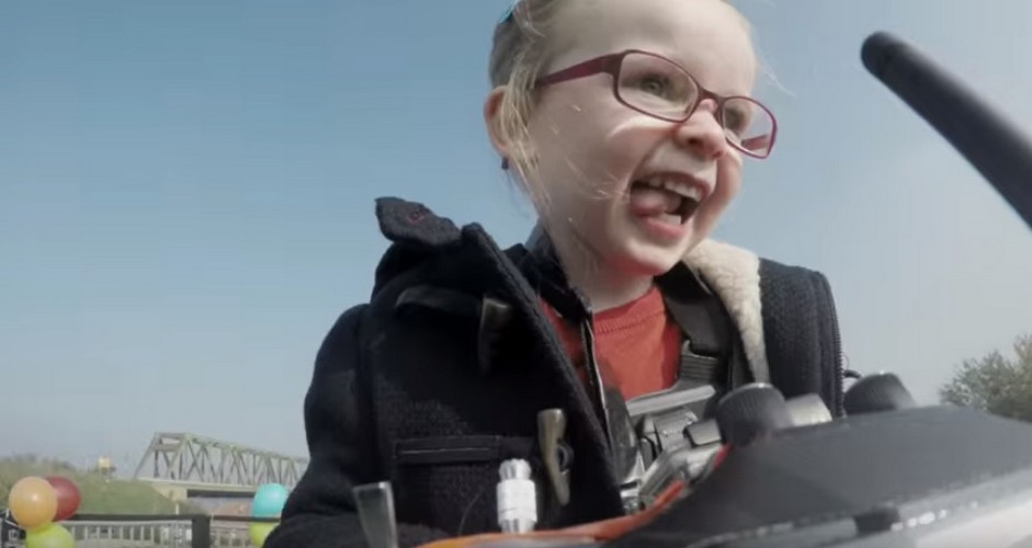Menina de 4 anos dirige caminhão da Volvo em nova campanha