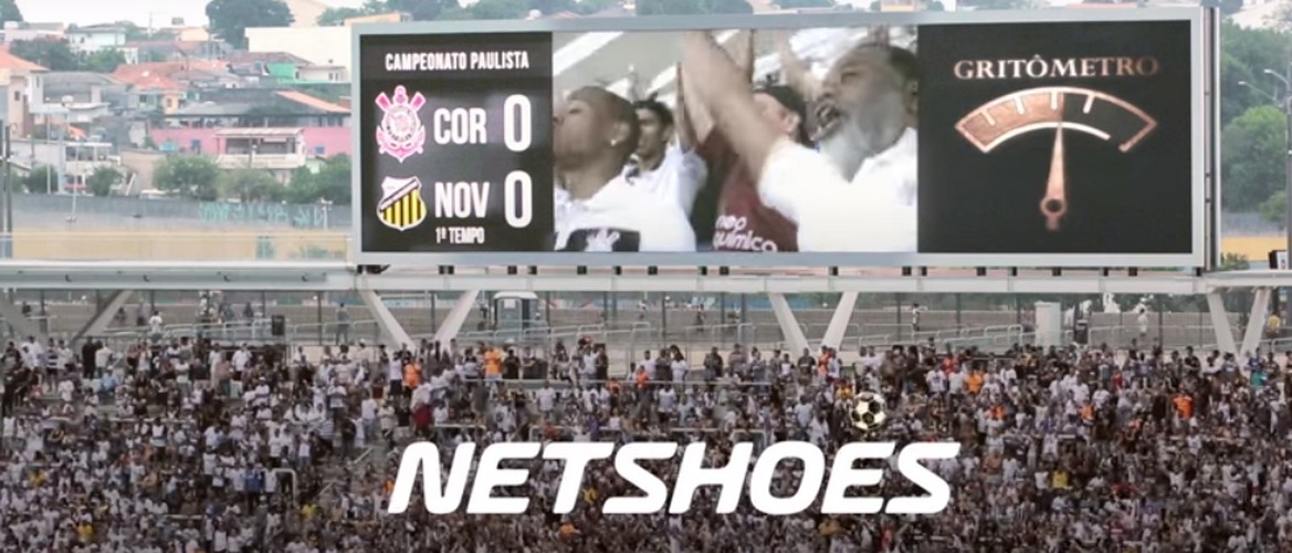 Em ação da DM9DDB torcedores gritam nomes de patrocinadores do Corinthians