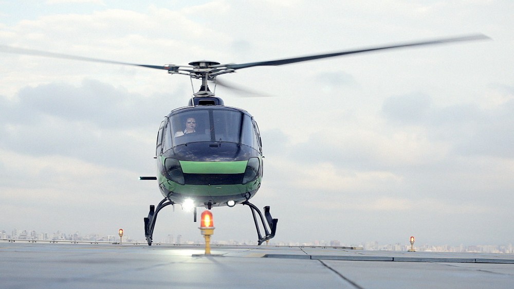 Uber anuncia serviço de transporte por helicóptero