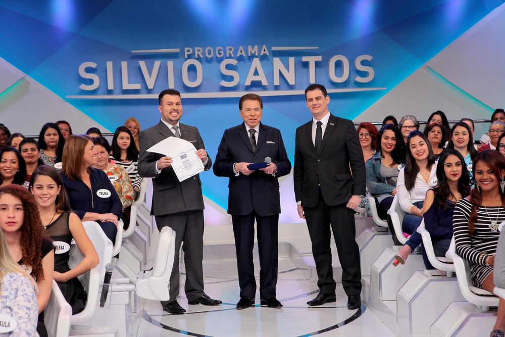 Silvio Santos recebe Doutorado Honoris Causa do Grupo Educacional Inepe/Facinepe