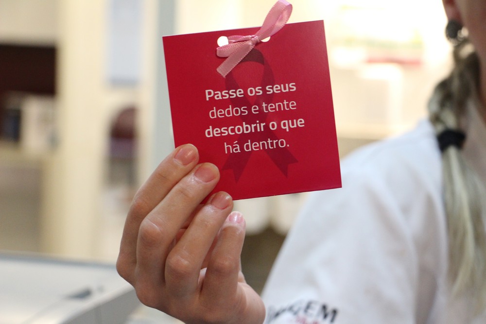 Clínica Imagem e Imagem Mulher promovem ação que alerta para a importância da detecção precoce do câncer de mama
