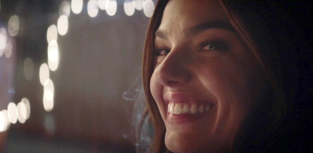 Coca-Cola lança curta-metragem de Natal emocionante com Isis Valverde e produção de Fernando Meirelles