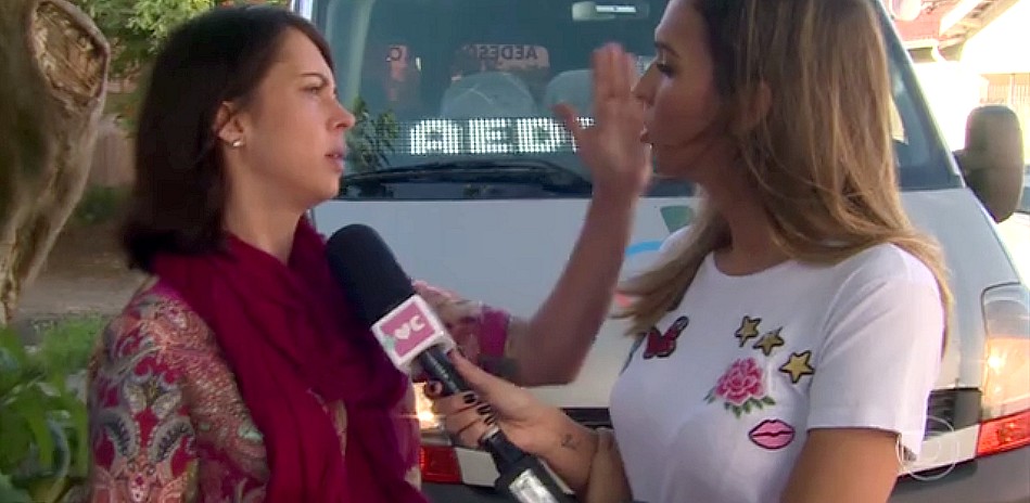 Bióloga mata mosquito com um tapa no rosto de repórter da Globo durante entrevista
