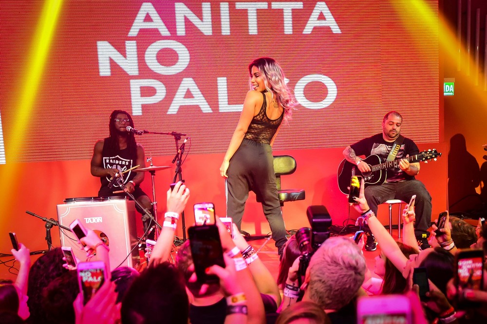 Coca-Cola FM Festival traz Anitta e Tiago Iorc para show em Florianópolis
