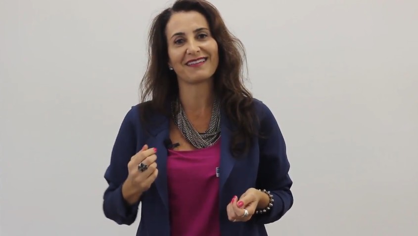 Luciana Boeing convida público a prestigiar mulheres empreendedoras em vídeo que divulga Prêmio ACIF Mulheres Que Fazem a Diferença