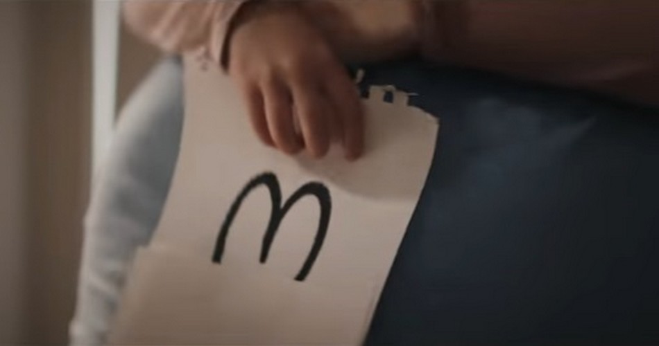 Campanha do McDonald’s emociona ao mostrar a visão de uma garotinha com a chegada do irmão caçula