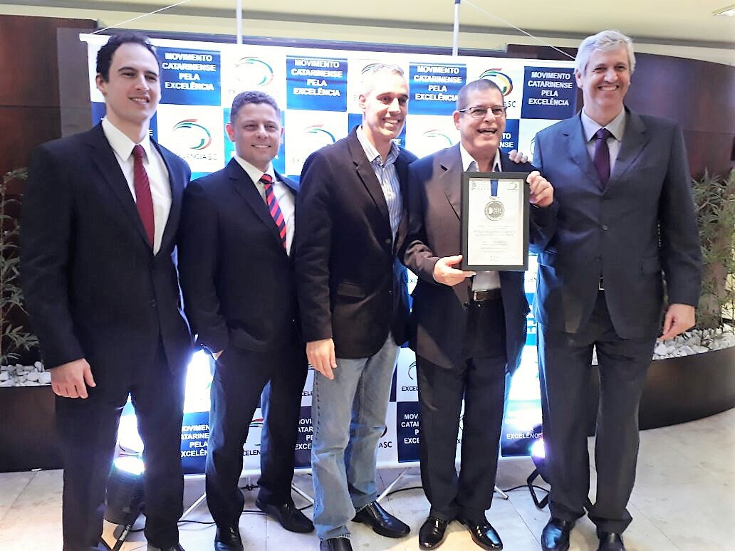 Empresa Trytech, fabricante dos filtros de ar automotivos INflow, recebe prêmio em Santa Catarina