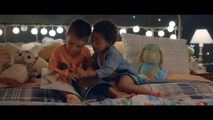 Itaú lança documentário que incentiva a leitura na infância