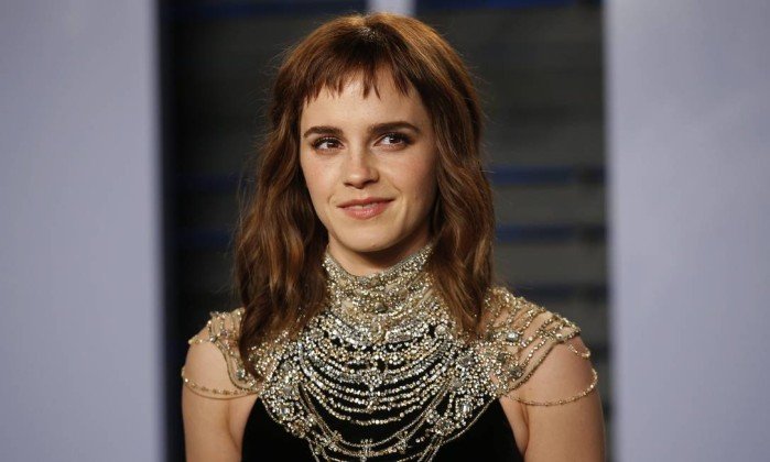 Emma Watson aparece no Oscar com erro gramatical em tatuagem de protesto