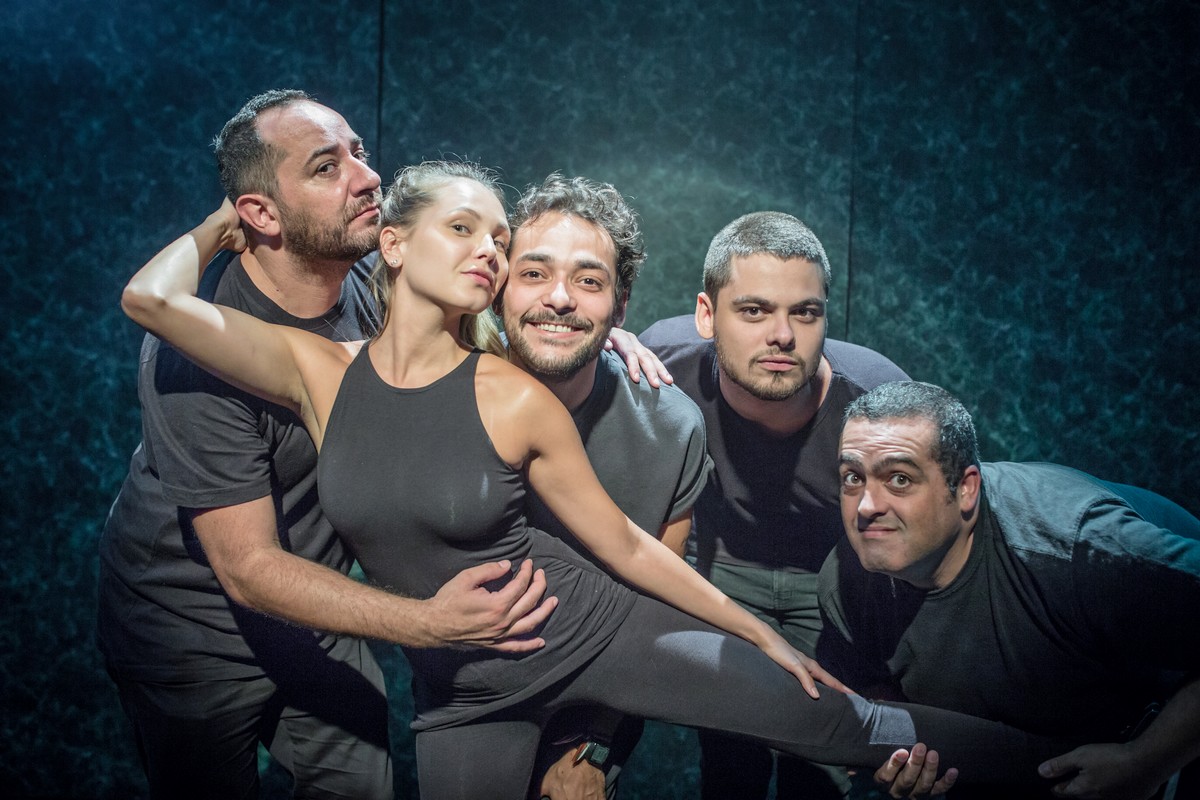 Eduardo Sterblitch apresenta espetáculo em Santa Catarina do clássico ‘Peer Gynt’ adaptado para o universo brasileiro