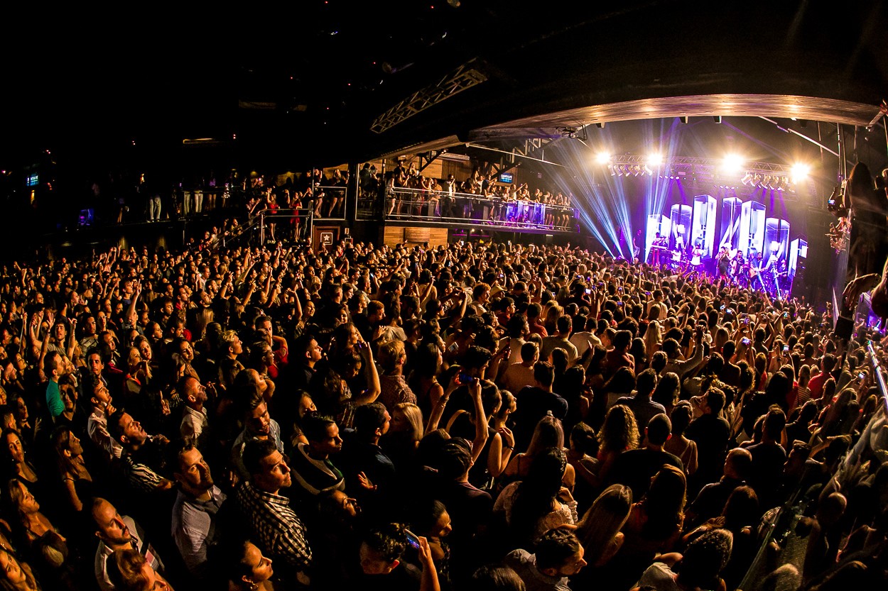 Fields comemora seis anos com festa open bar e atrações de diferentes ritmos musicais