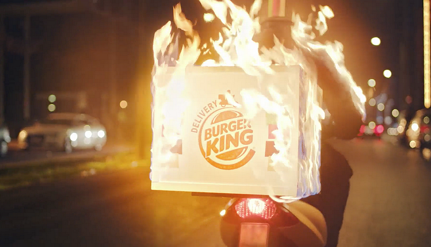 Burger King se une a Uber Eats e Glovo para expandir serviço de entrega