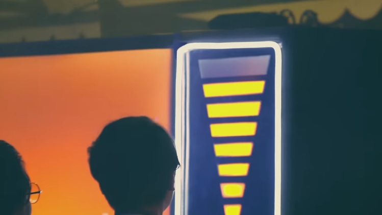 Para celebrar o Halloween, máquina de refrigerantes exige gritos como pagamento