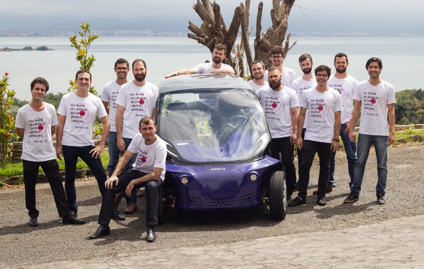 Use Liverpool e Mobilis se unem em collab especial para divulgar carro elétrico catarinense