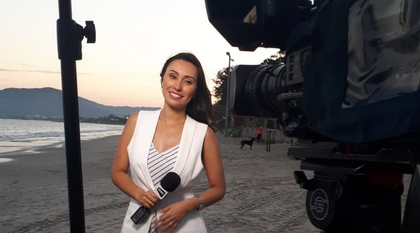 Eveline Poncio é a nova apresentadora do Bom Dia Santa Catarina -  Acontecendo Aqui