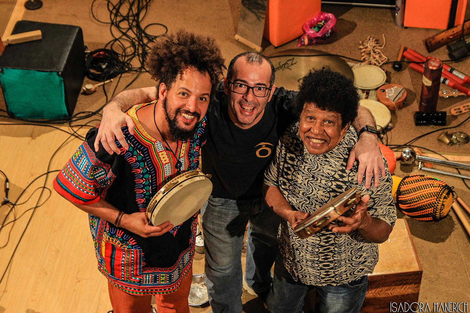 Café Maestro Produções lança álbum “Estações” com baterista Robertinho Silva e Carlinhos Ribeiro