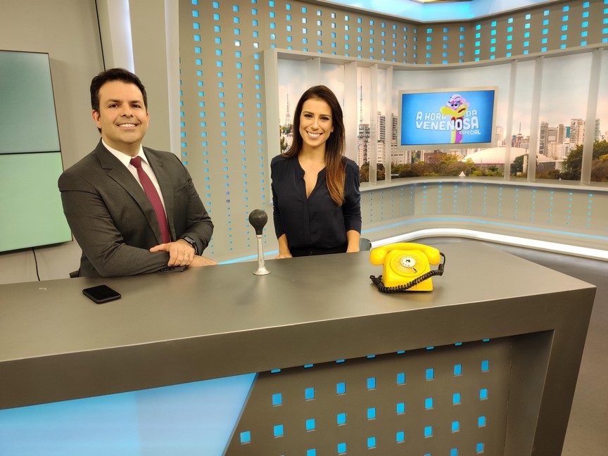 Apresentadora da “Hora da Venenosa” de Santa Catarina ganha destaque nacional na Record TV