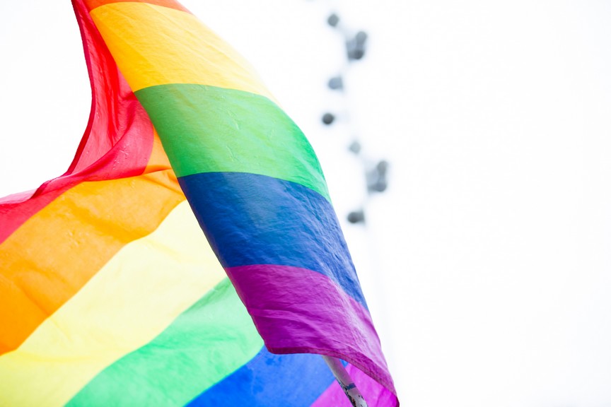 81% dos LGBT+ esperam mais propagandas engajadas com a diversidade, revela estudo