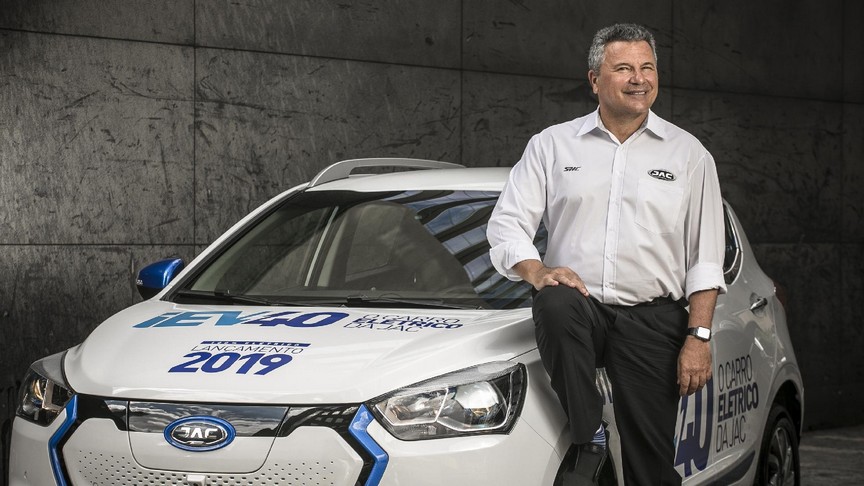 Ação da JAC Motors com carros elétricos traz palestra com presidente e test drive na Beira-Mar