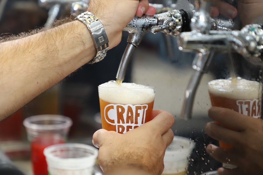 Festival reúne 17 cervejarias na Beira-Mar do Estreito para homenagear a IPA