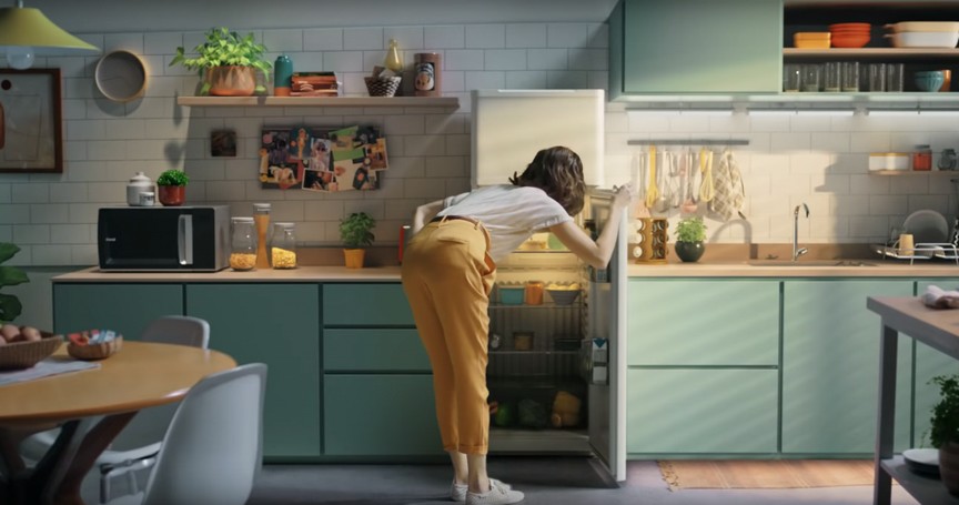 Consul apresenta sua primeira geladeira com freezer invertido em campanha criada pela FCB Brasil