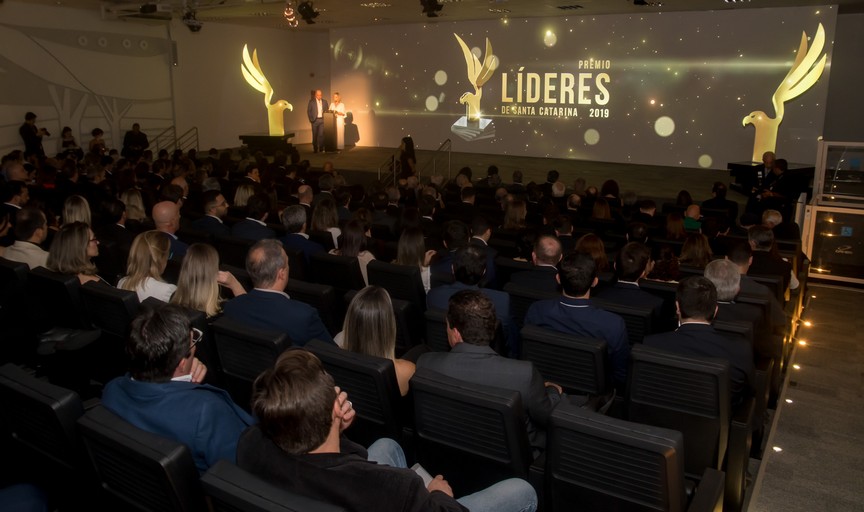 Empresários catarinenses são reconhecidos em cerimônia do Prêmio Líderes na última quinta-feira (28)