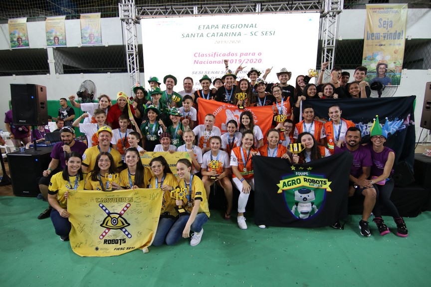 Noticenter - Estudantes de Chapecó se classificam para etapa nacional de  torneio de robótica