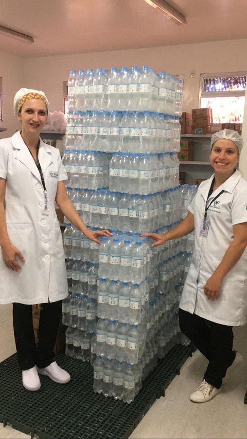 Bebidas Fruki doa 50 mil garrafas Água da Pedra para hospitais do RS e SC