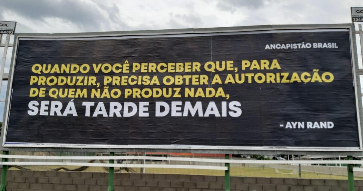Campanha publicitária em Florianópolis questiona o papel do Estado na vida do Cidadão