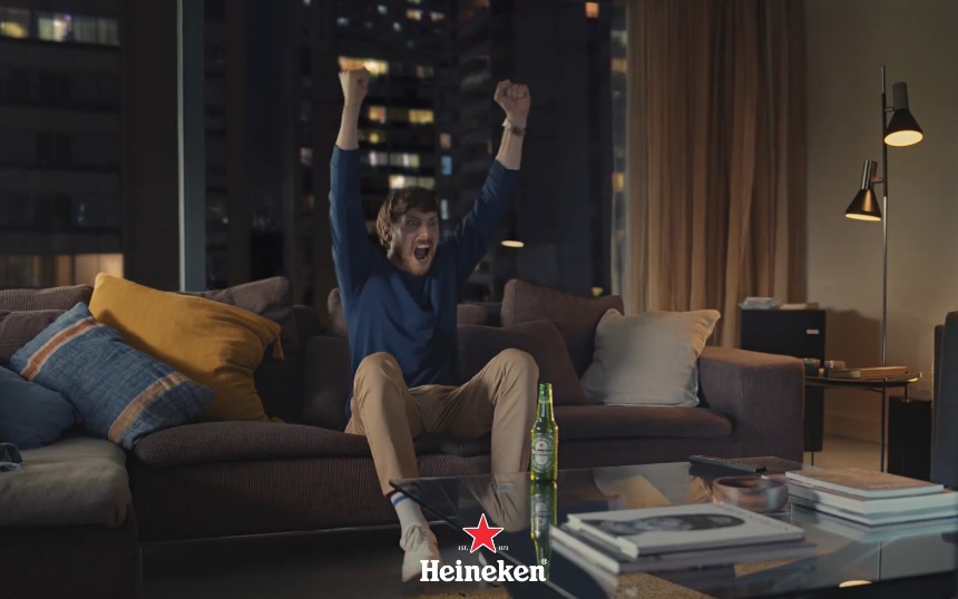 Campanha global da Heineken destaca amor pelo futebol
