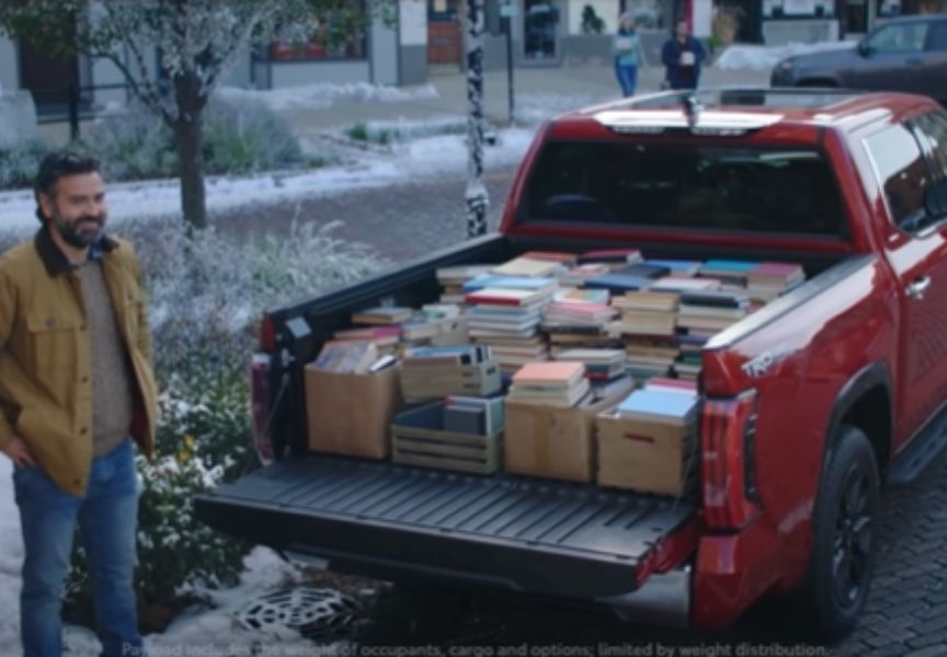 Coleta de livros usados é destacado em campanha de Natal da Toyota