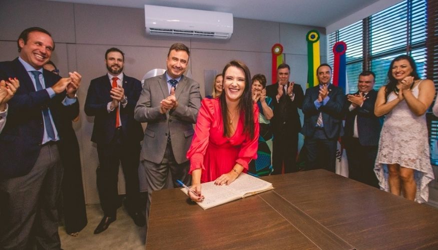 Cláudia Prudêncio é a 1ª mulher a assumir a presidência da OAB/SC