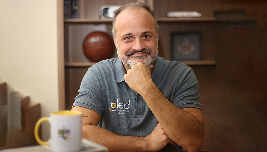 Mário Aguilar, criador da startup que permite alunos brasileiros obterem diploma HIGH SCHOOL sem precisar sair do país