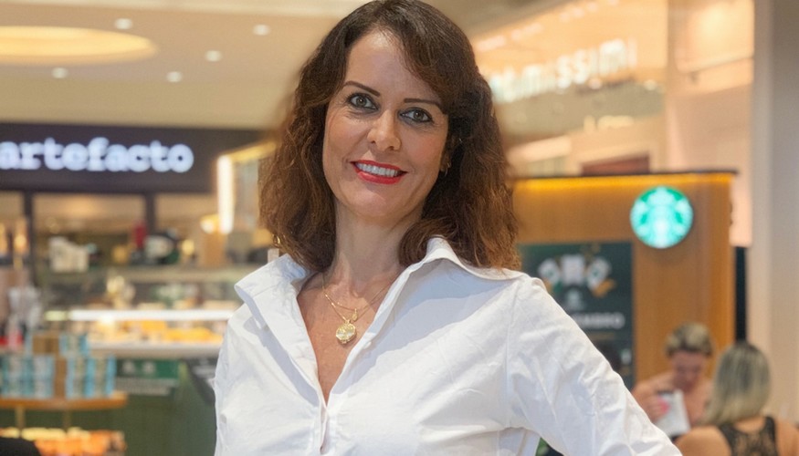 2021-2022 | Monique Campos, diretora de marketing e relacionamento da Almeida Junior