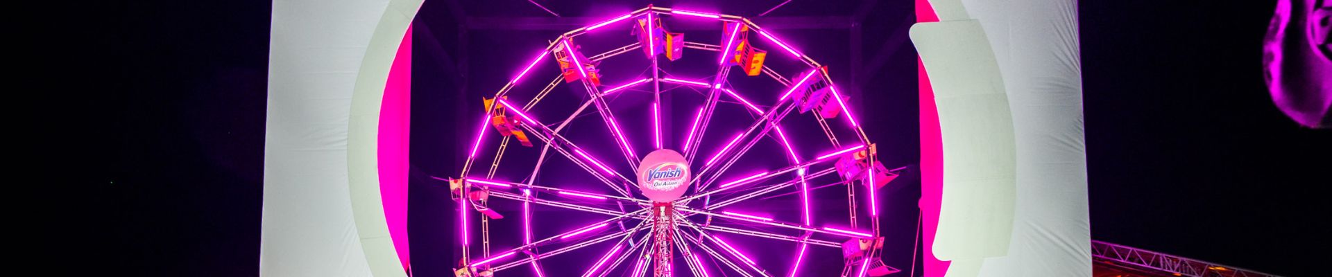 Vanish transforma roda-gigante em máquina de lavar em Festa de São João