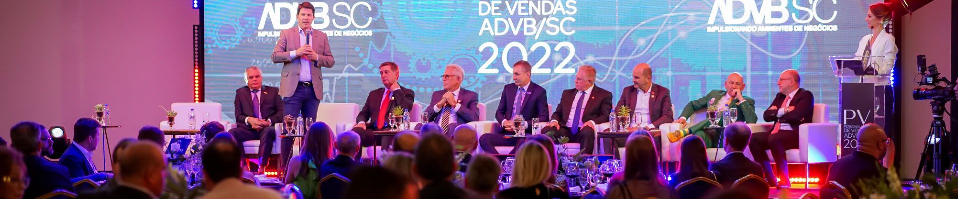 Personalidades de Venda ADVB/SC discutem economia e governo
