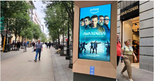 Ruas de Madrid recebem a nova ação da Prime Video para divulgação de longa que será lançado na plataforma