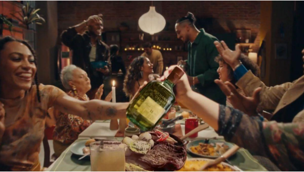 Diageo relembra tradições especiais na sua ação publicitária para o final do ano