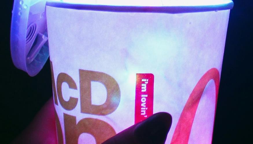 Copo do Mc Donald’s que muda de cor é uma parceria com a Coca-Cola