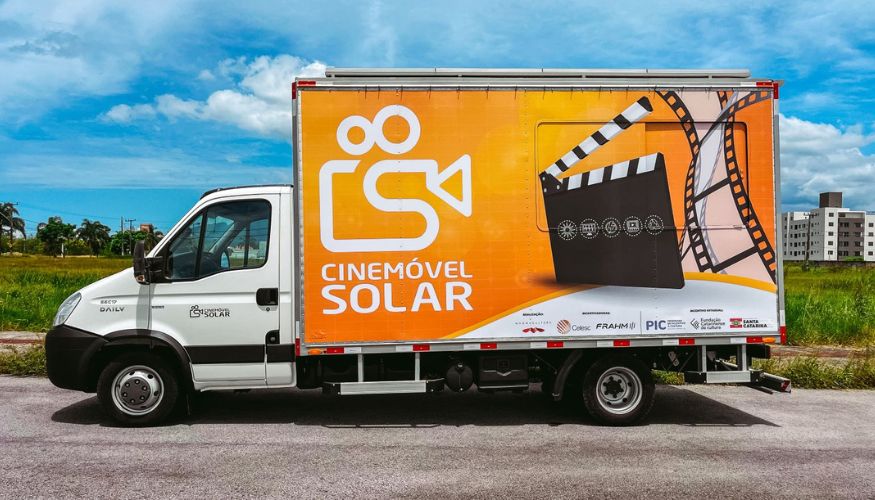Cinemóvel Solar: Curtas catarinenses são atração de projeto cultural itinerante e gratuito