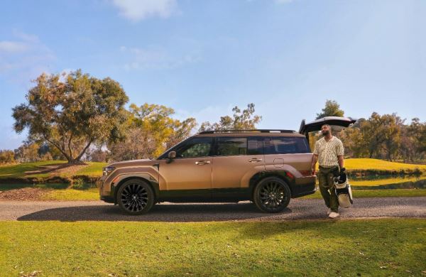 Para impulsionar as vendas do SUV Santa Fe entre o público negro, a Hyundai aposta em sneaker