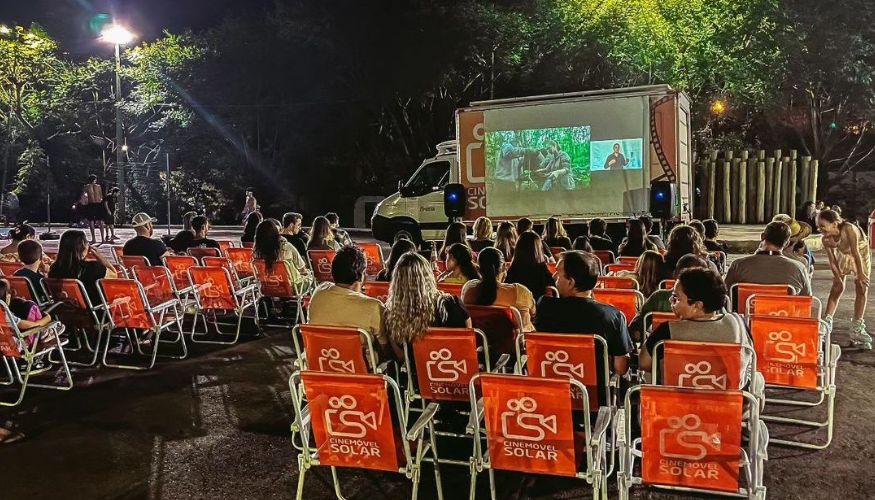 Cinemóvel Solar traz cinema gratuito à Grande Florianópolis