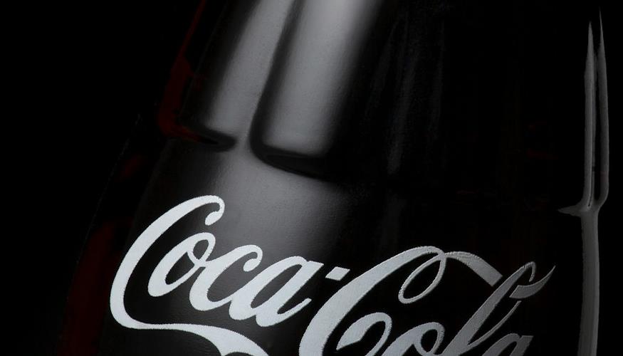 Campanha da Coca-Cola mostra como as pessoas ficam felizes quando têm contato com o produto