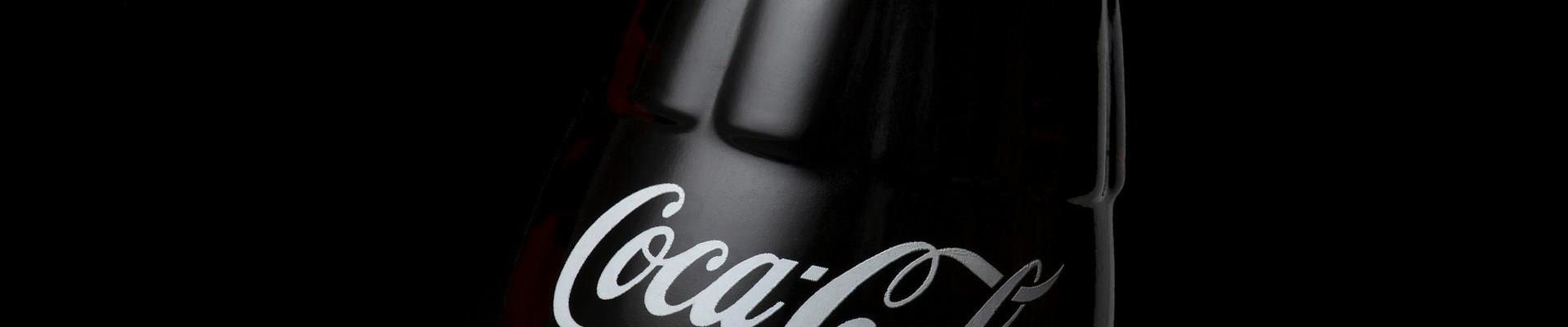 Campanha da Coca-Cola mostra como as pessoas ficam felizes quando têm contato com o produto