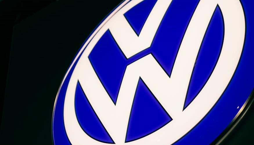 Disney e Volkswagen: Parceria faz com que chaminés de fábrica da montadora vire sabres de luz