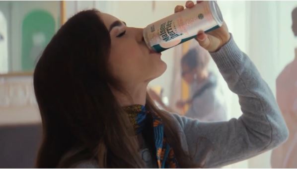Lily Collins é a estrela da campanha global da Maison Perrier Lily Collins é a estrela da campanha global da Maison Perrier