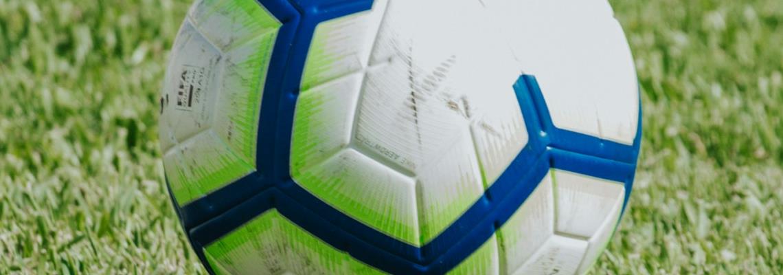 Campanha do Mercado Livre durante jogo da Copa América tem carrinho de controle remoto no campo