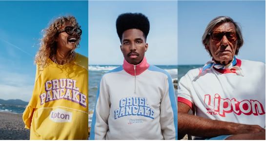 Inspiradas nos anos 90, linha de roupas de Lipton Ice Tea é uma parceria com marca de streetwear Inspiradas nos anos 90, linha de roupas de Lipton Ice Tea é uma parceria com marca de streetwear
